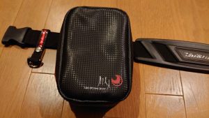 フィッシングベルトにベルトホルダーでモバイルワレットを装着