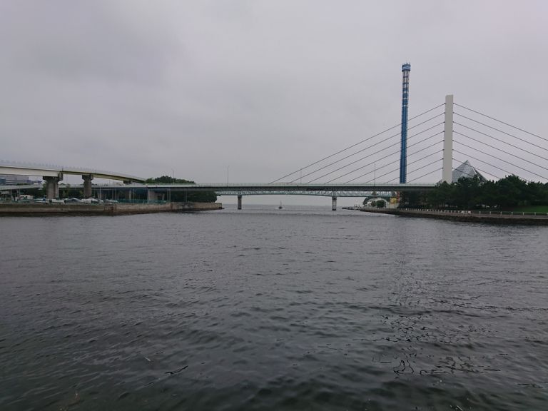 八景島駅駐輪場付近