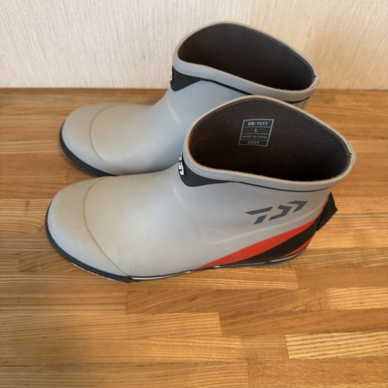 ダイワ ベリーショートネオデッキブーツ (DB-1411 / Lサイズ)